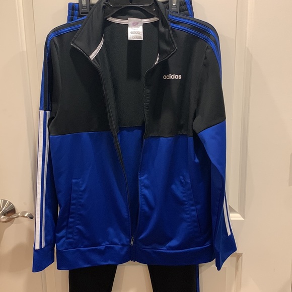 Adidas jacket and pants. Boys XL 18/20. In great condition. - Picture 5 of 8